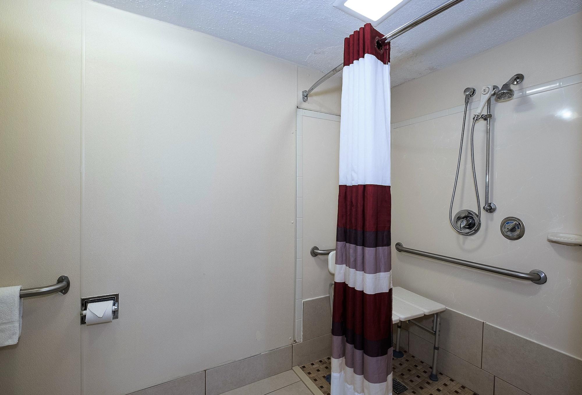 Red Roof Inn Cincinnati East - Beechmont Cherry Grove Esterno foto