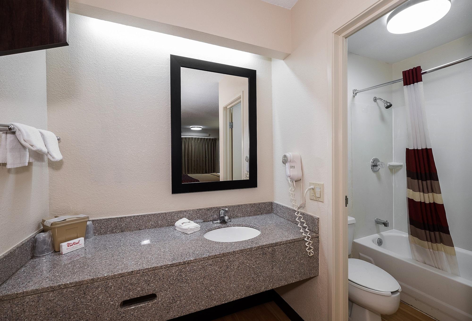 Red Roof Inn Cincinnati East - Beechmont Cherry Grove Esterno foto